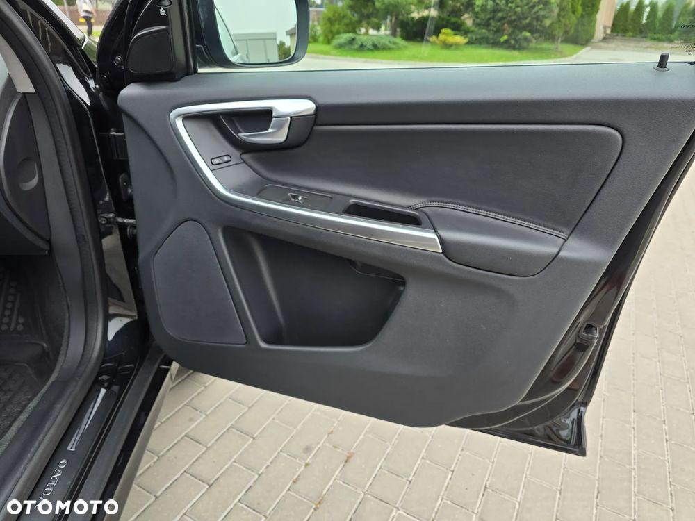 Volvo XC 60 D4 Drive-E Summum - 24