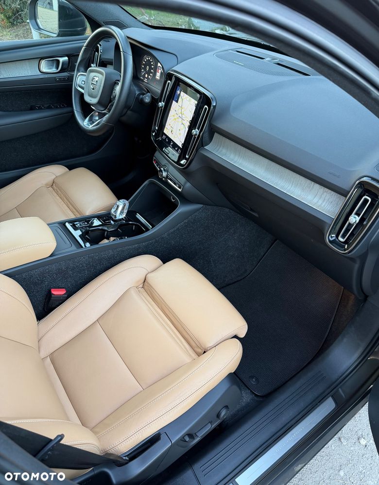 Volvo XC 40 D4 AWD Inscription - 29