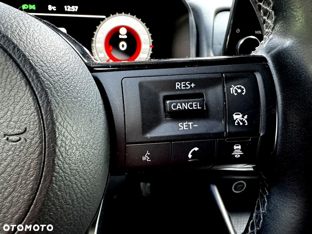 Nissan Qashqai 1.3 DIG-T N-Connecta EU6d - 17