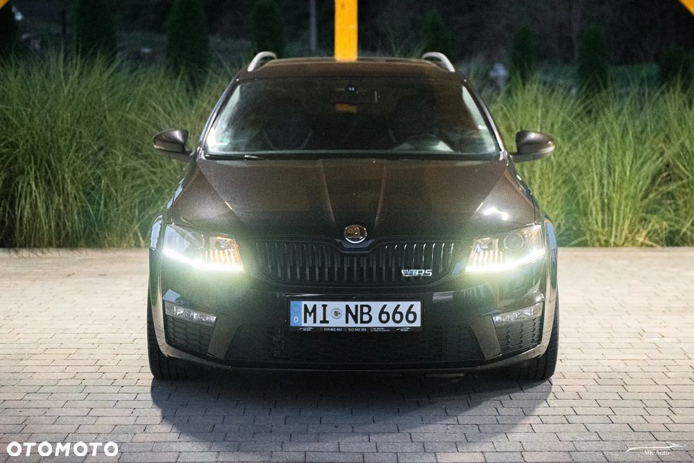 Skoda Octavia Combi 2.0 TDI RS - 40