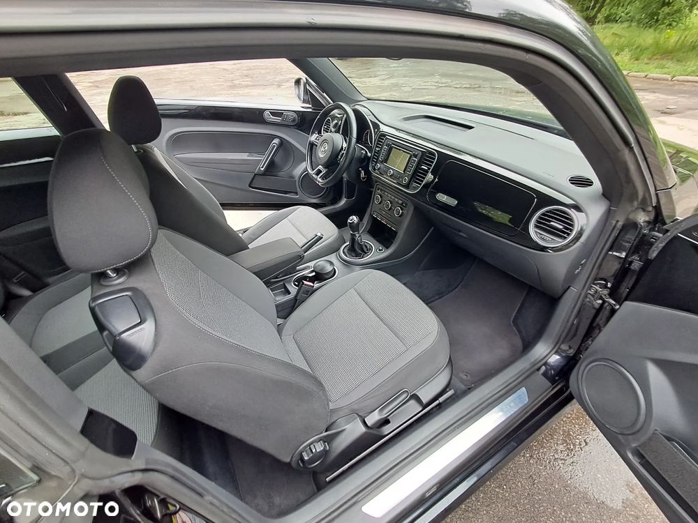 Volkswagen Beetle 1.6 TDI DPF Blue Motion Technologie Design - 11