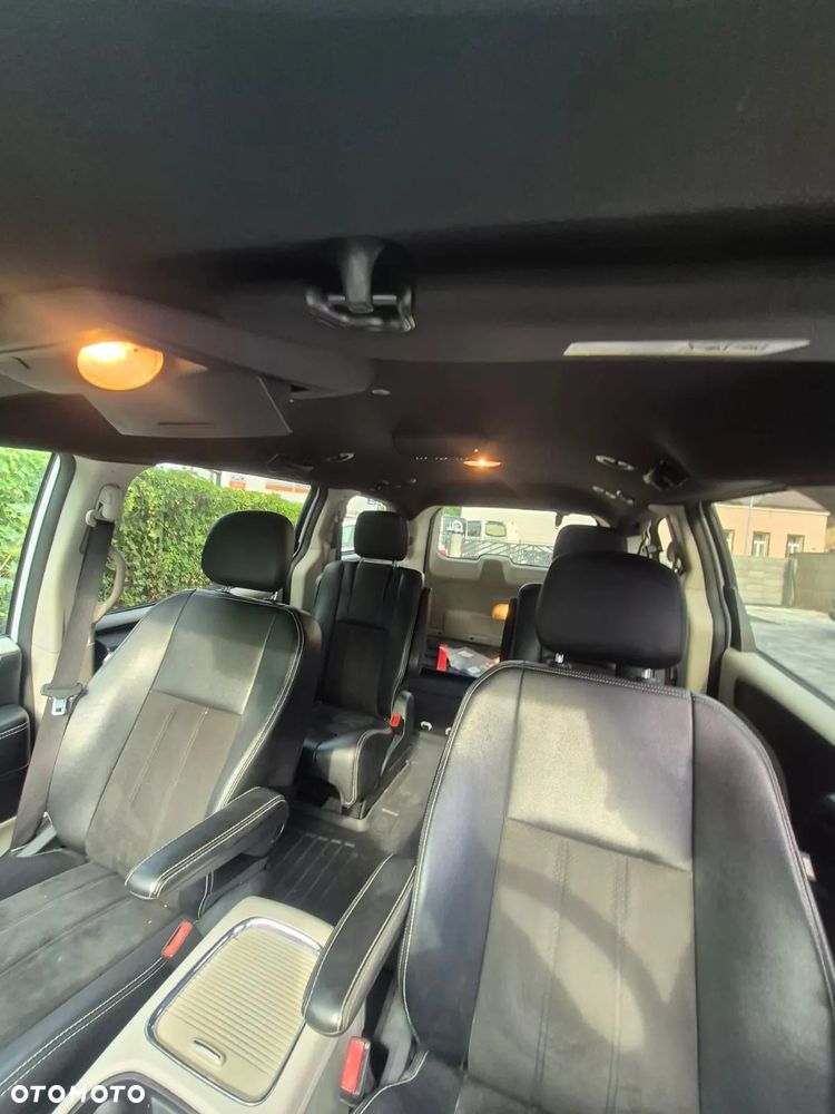 Dodge Grand Caravan - 5