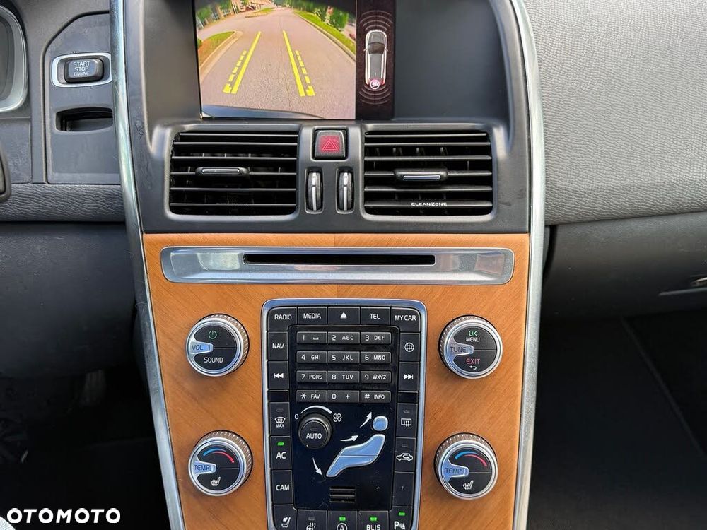 Volvo XC 60 T6 AWD Drive-E Momentum - 11