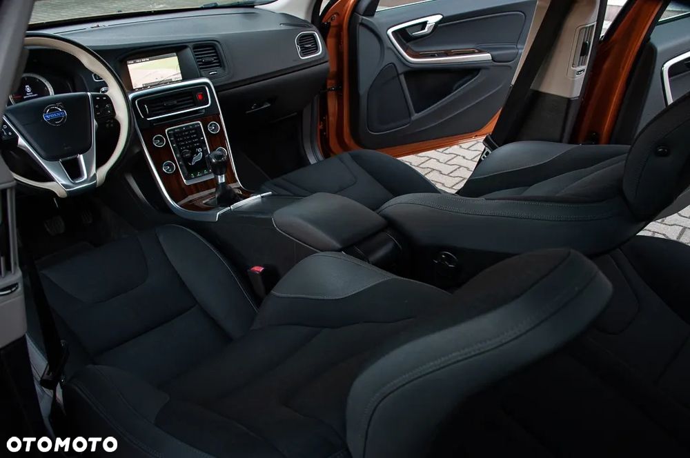 Volvo S60 - 25