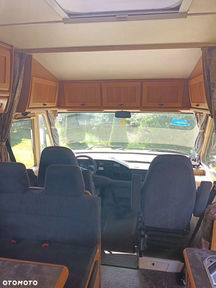 Mercedes-Benz 312D - 14