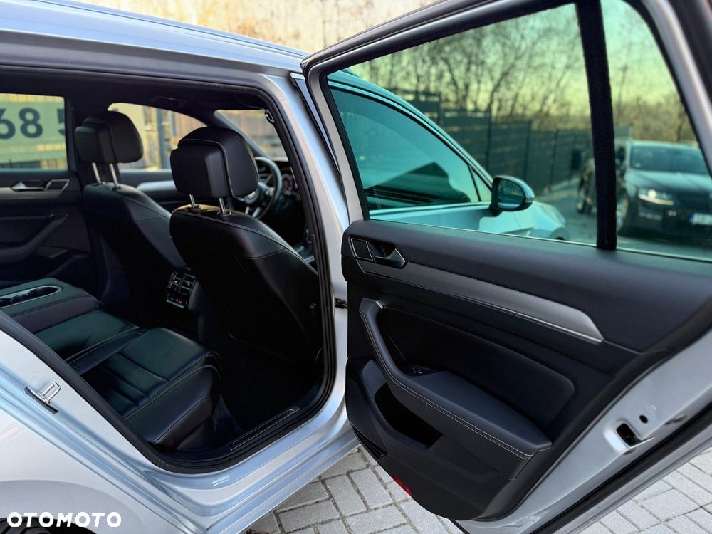Volkswagen Passat 2.0 TDI Bi-Turbo BMT 4Mot Highline DSG - 29