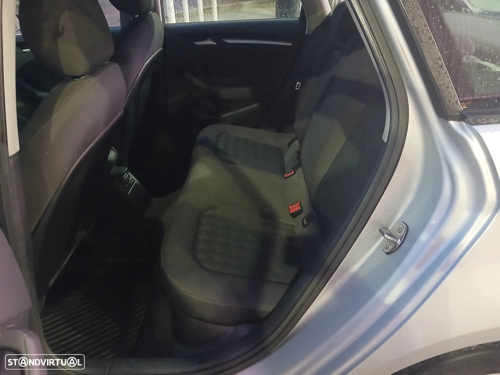 Audi A3 Sportback 1.6 TDI Attraction - 10