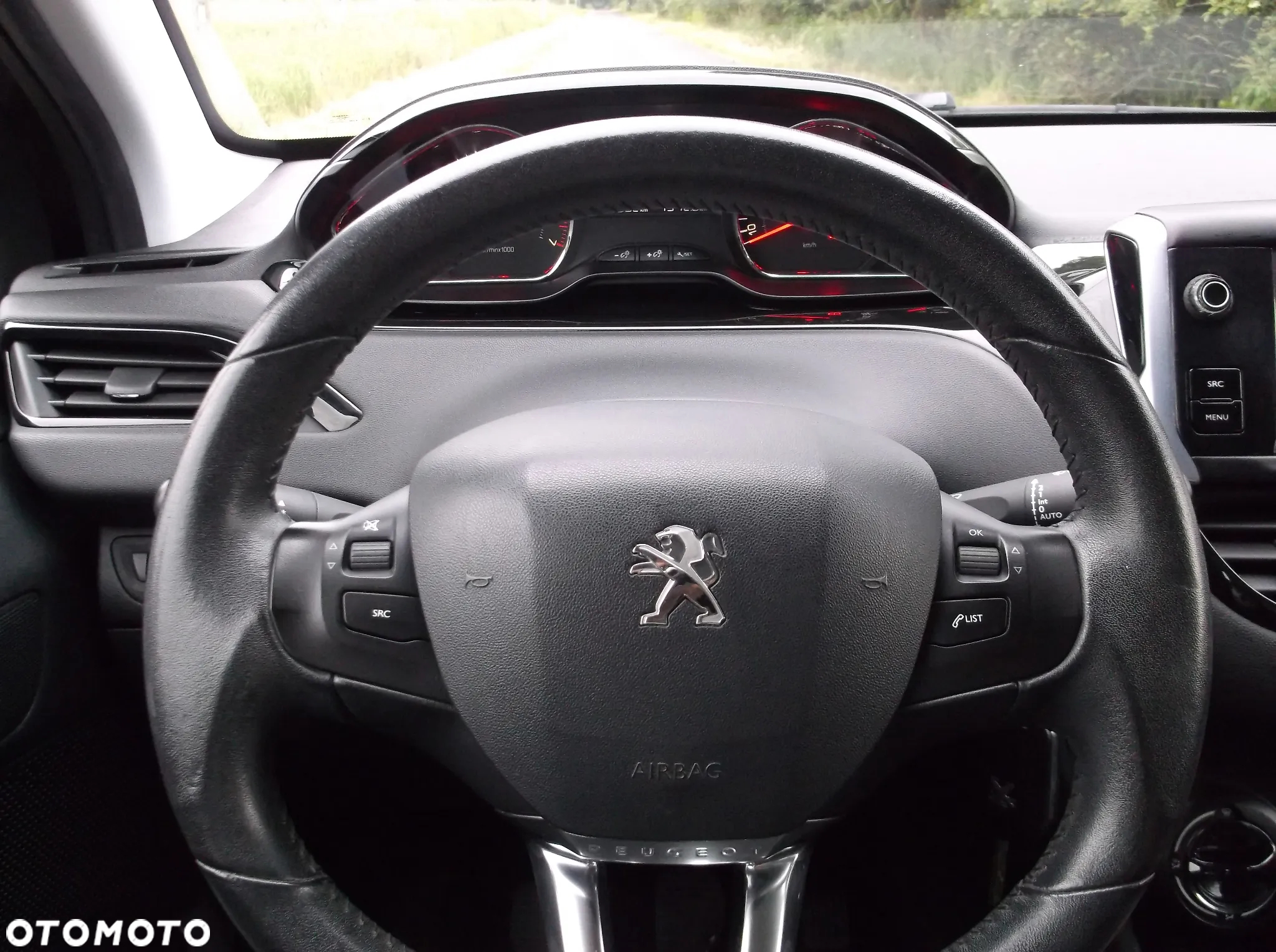 Peugeot 208 1.2 PureTech Allure - 17