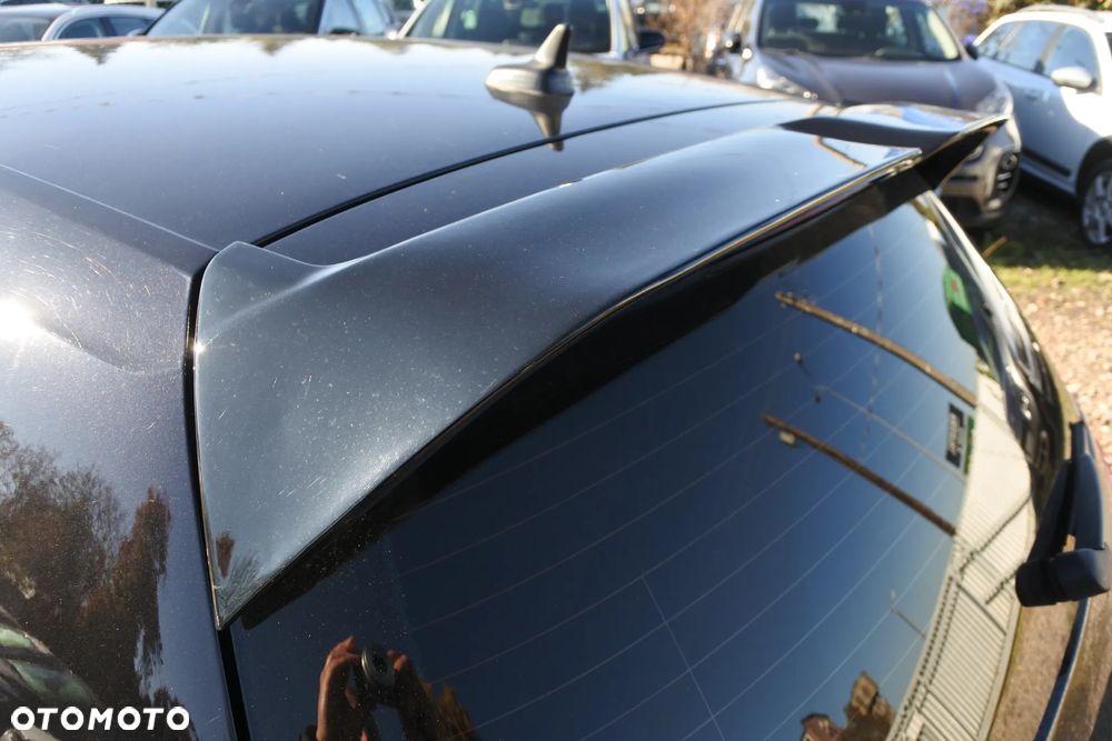 Volkswagen Golf - 35