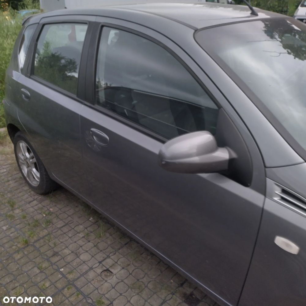 Chevrolet Aveo - 4
