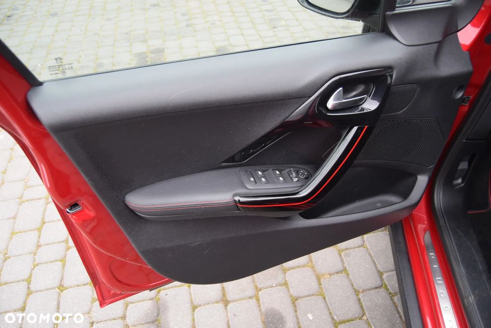 Peugeot 2008 PureTech 130 Stop&Start GT-Line Edition - 24