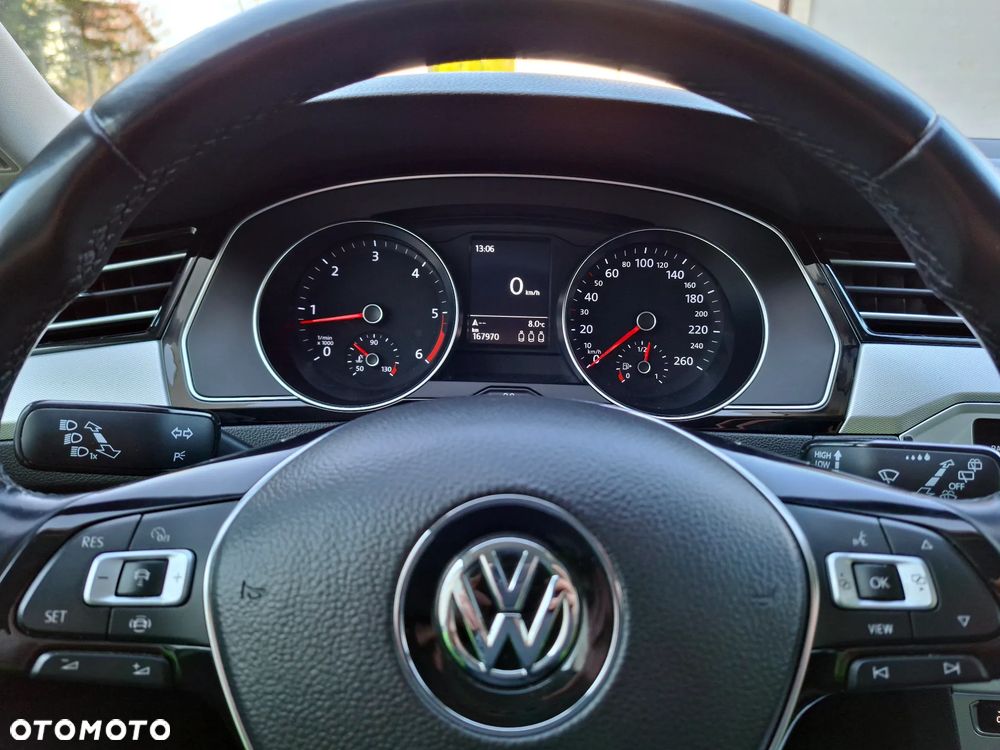 Volkswagen Passat - 19