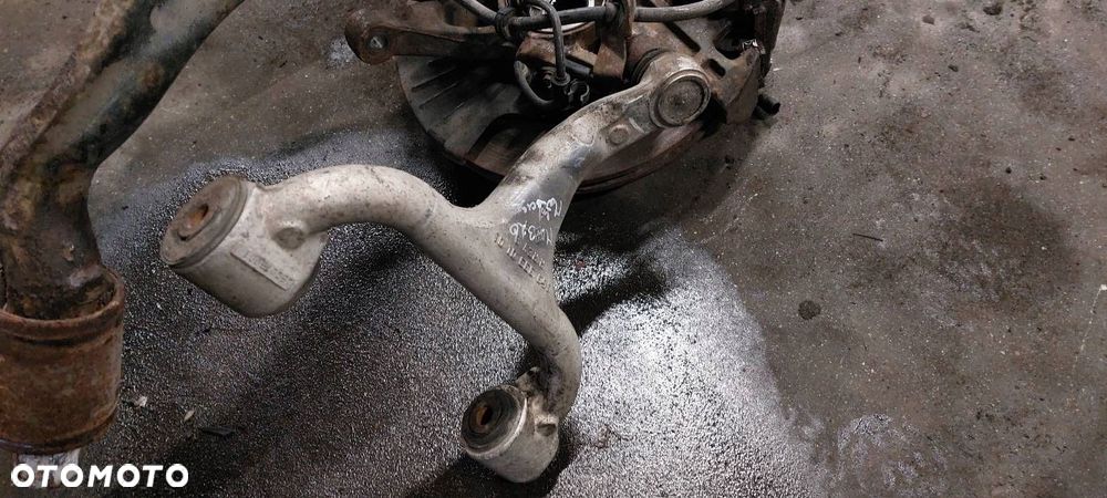 PIASTA ZWROTNICA PRAWY PRZÓD MERCEDES-BENZ ML I W163 WAHACZ ZACISK - 3