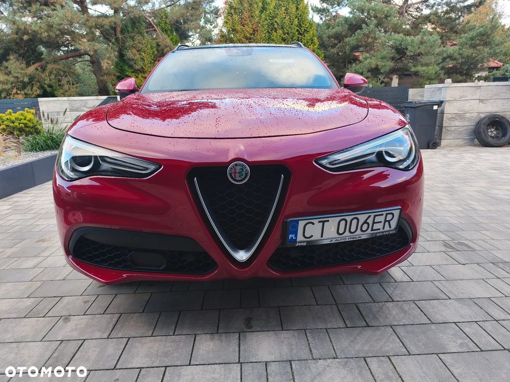 Alfa Romeo Stelvio 2018 photo 2