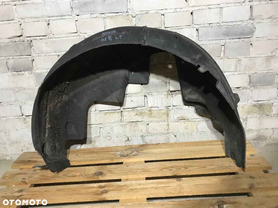 SKODA OCTAVIA III 2012-2020 NADKOLE LEWY TYŁ TYLNE 5E0810969B