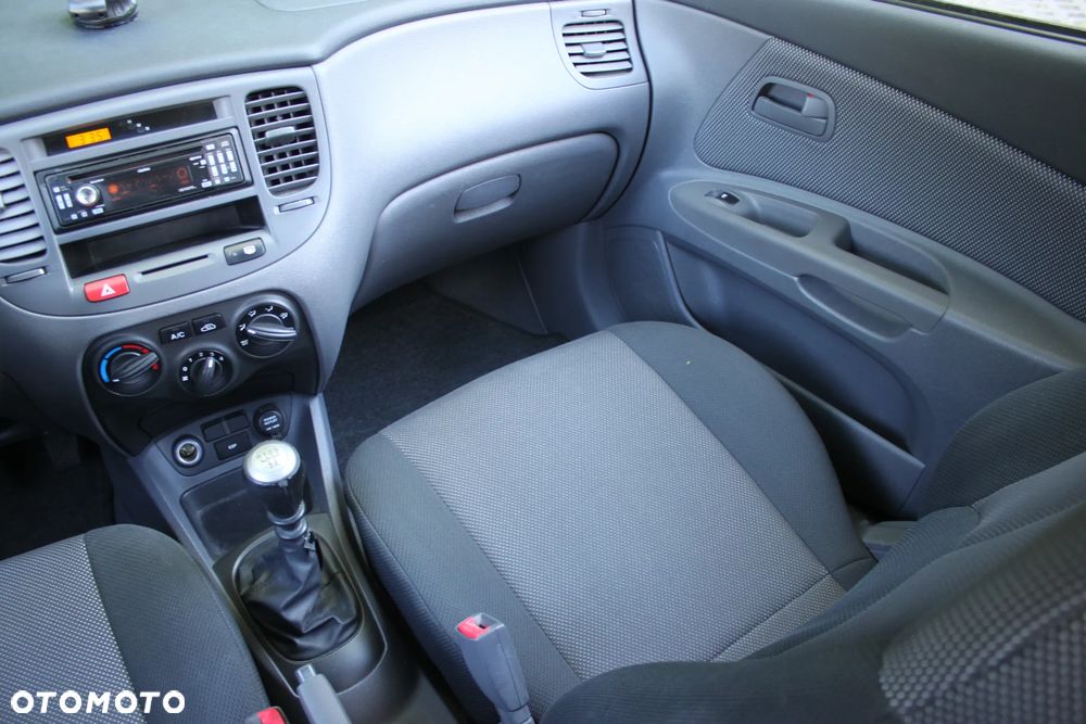 Kia Rio 1.4 Comfort - 18