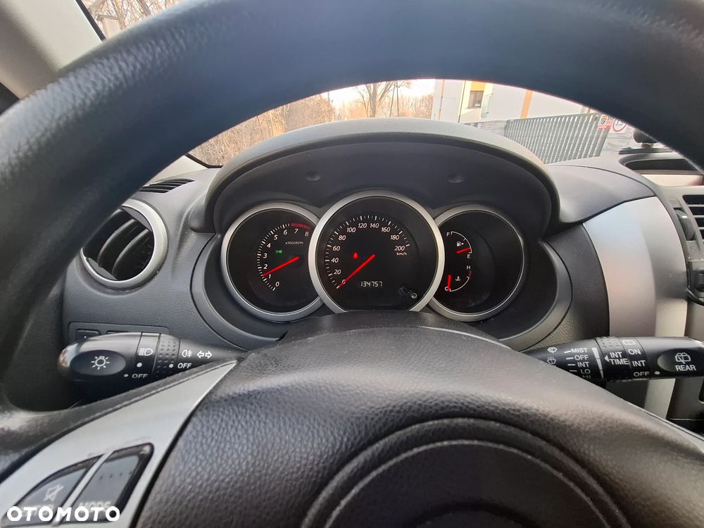 Suzuki Grand Vitara 2.0 - 17