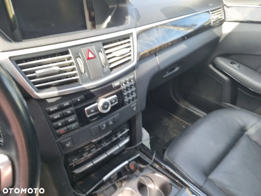 Mercedes-Benz Klasa E 350 CDI DPF 4Matic BlueEFFICIENCY 7G-TRONIC Avantgarde - 14