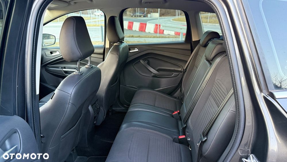 Ford Kuga 1.5 EcoBoost 2x4 Titanium - 10