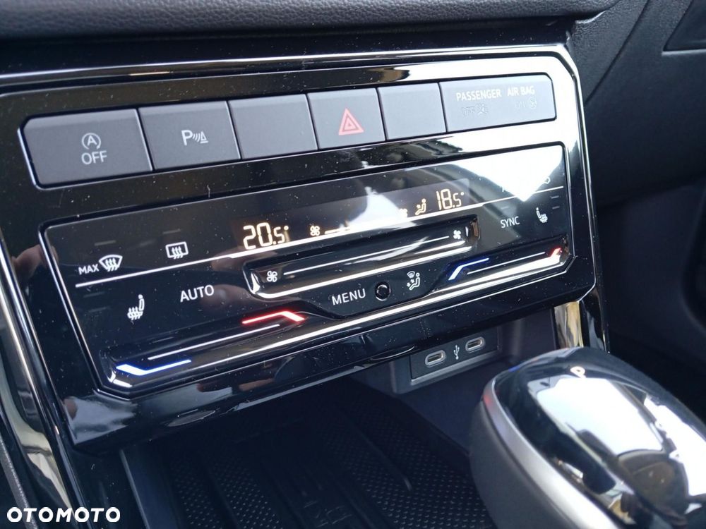 Volkswagen T-Cross - 16