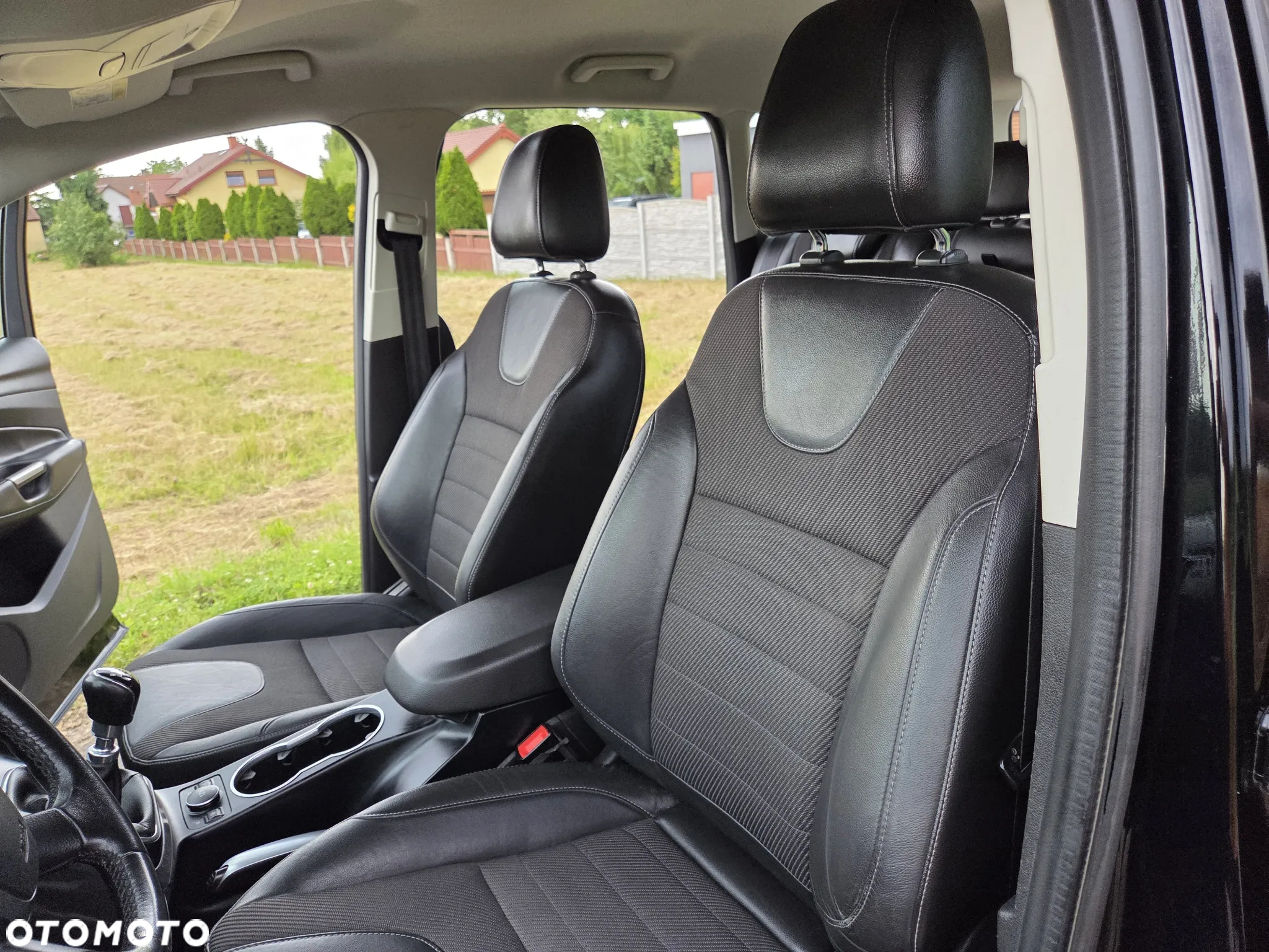Ford Kuga 2.0 TDCi 2x4 Titanium - 25