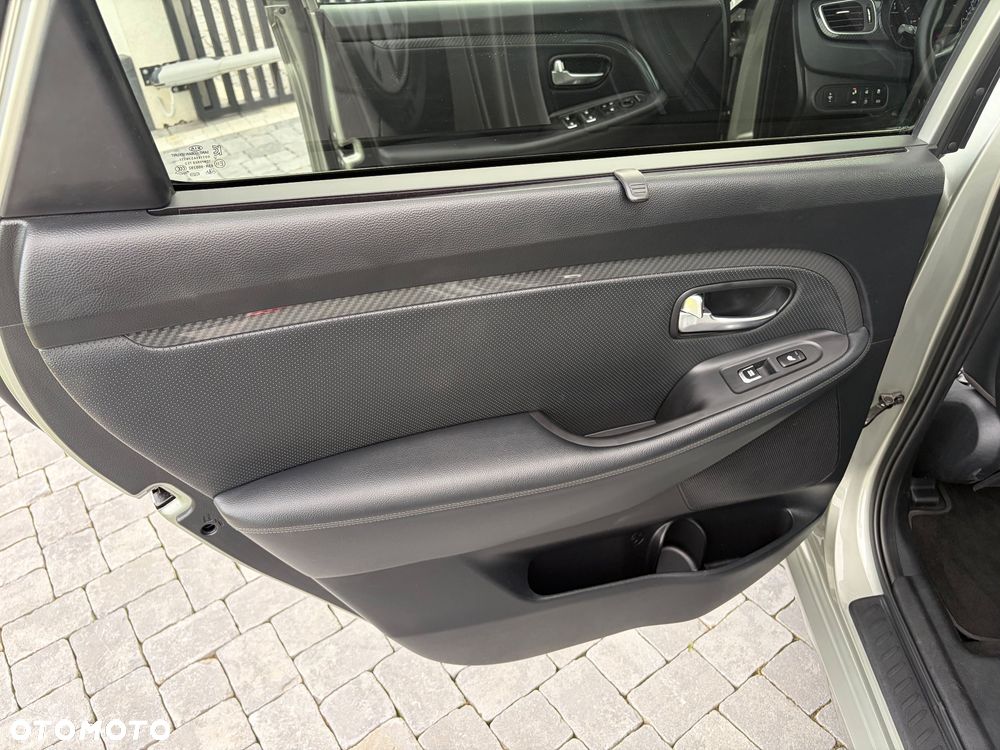 Kia Carens 1.7 CRDi Business Line 7os 7DCT - 28