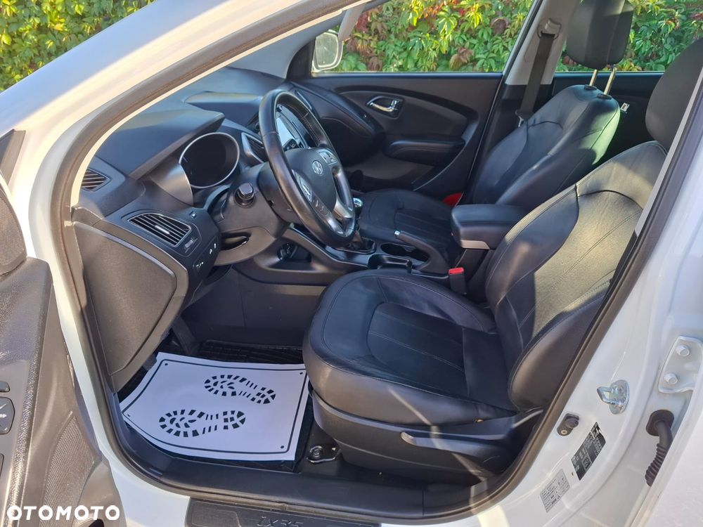Hyundai ix35 1.7 CRDi 2WD Fifa World Cup Edition - 23