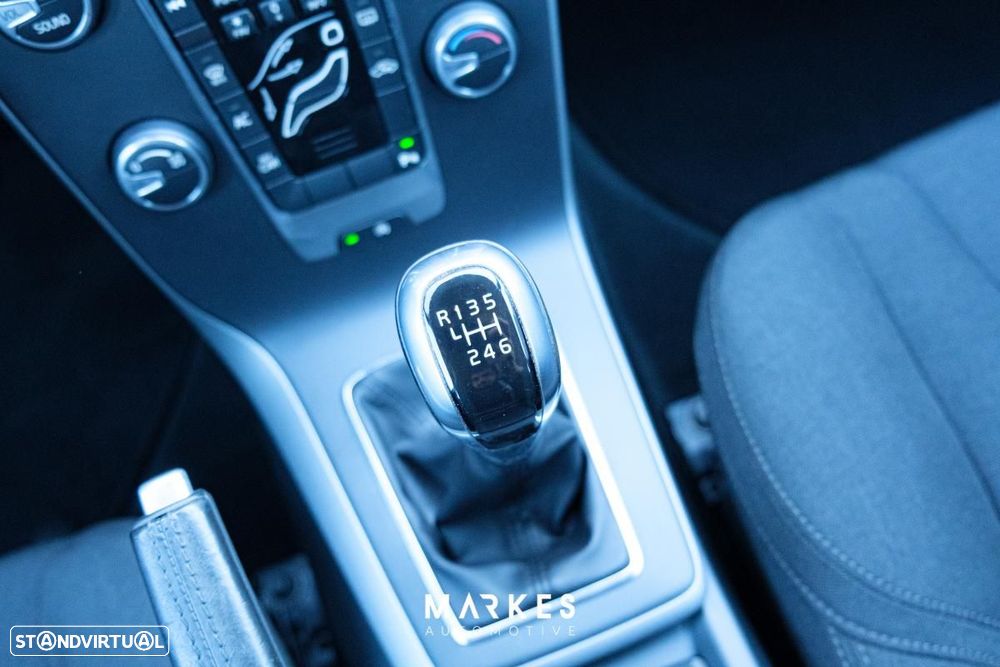 Volvo V40 1.6 D2 Momentum - 22