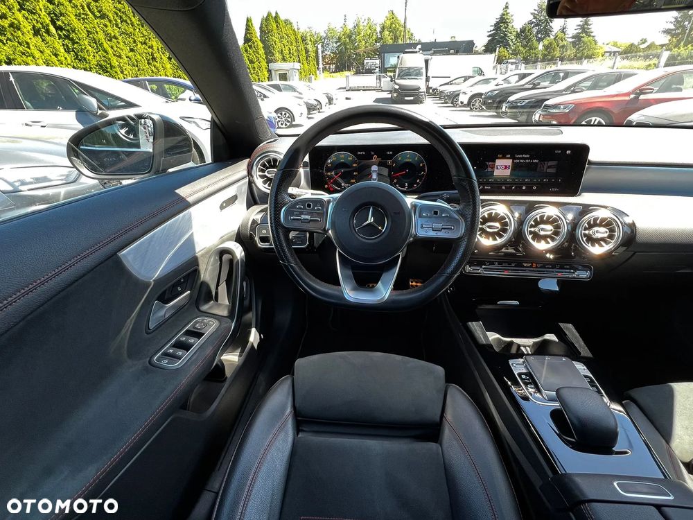 Mercedes-Benz CLA 220 4-Matic AMG Line 7G-DCT - 10