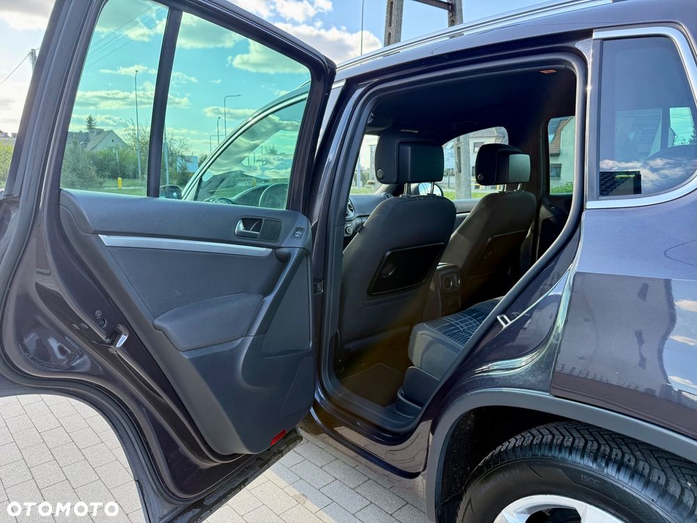 Volkswagen Tiguan 2.0 TDI DPF BlueMotion Technology Lounge Sport & Style - 19