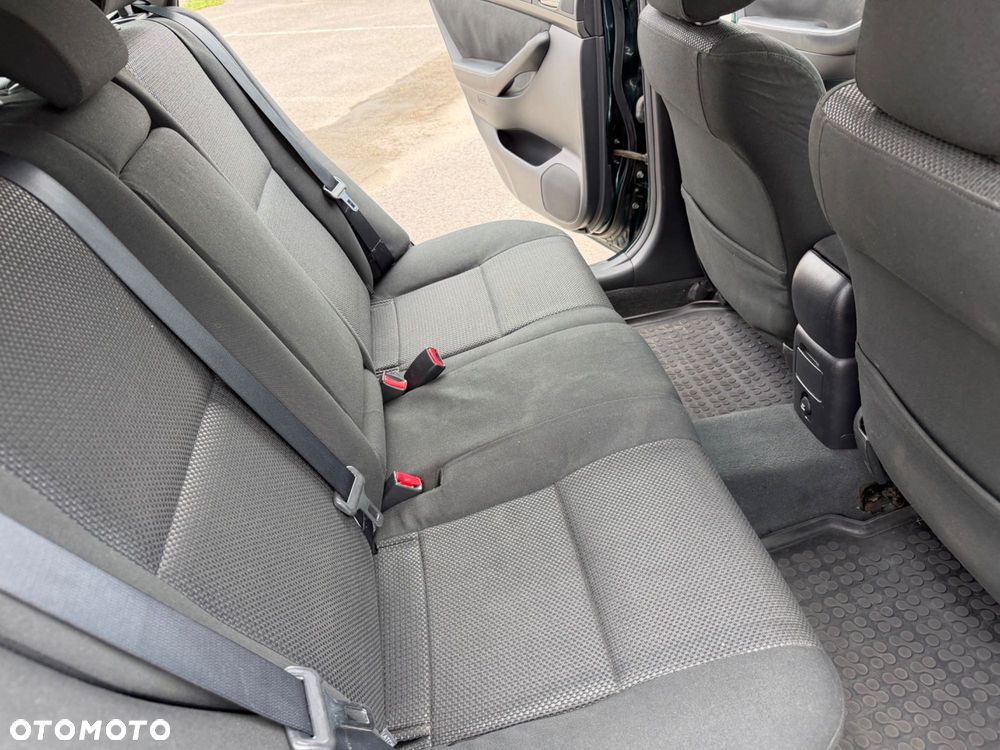 Toyota Avensis - 7