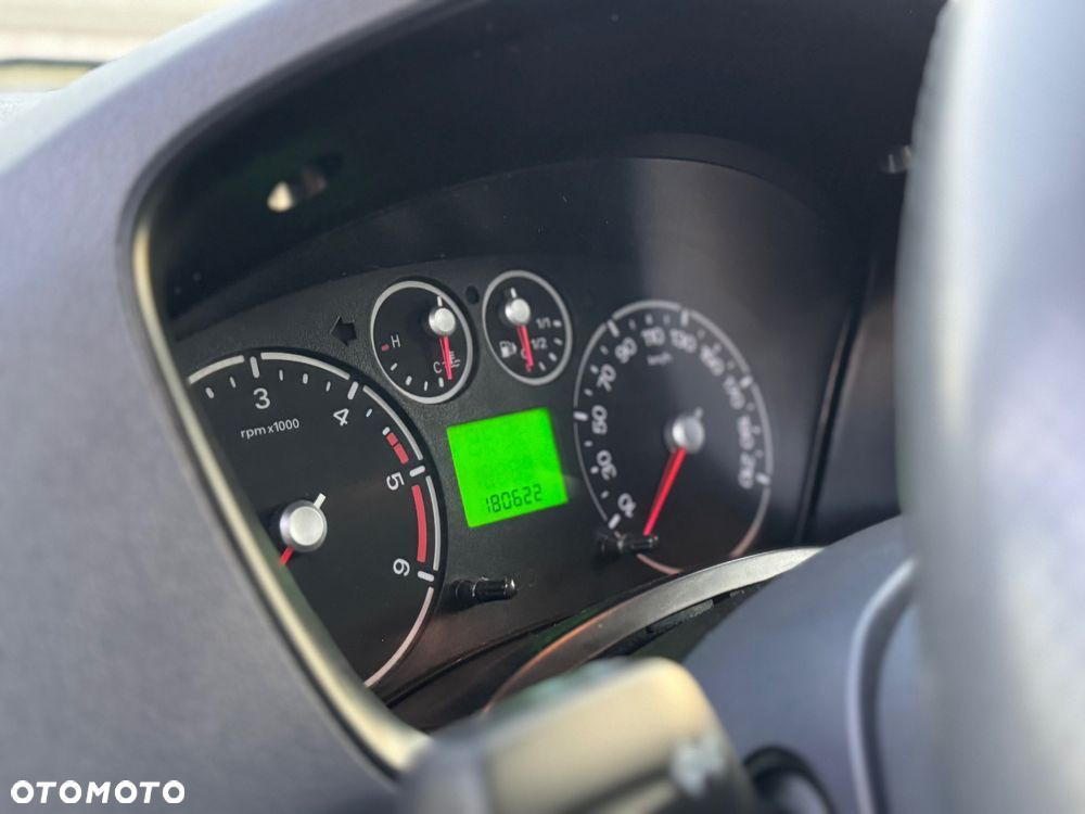 Ford Transit Connect - 8