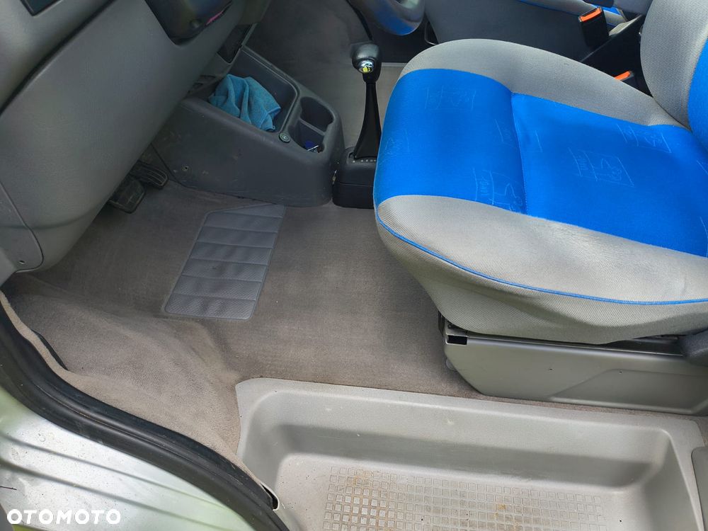 Volkswagen Multivan Standard - 21