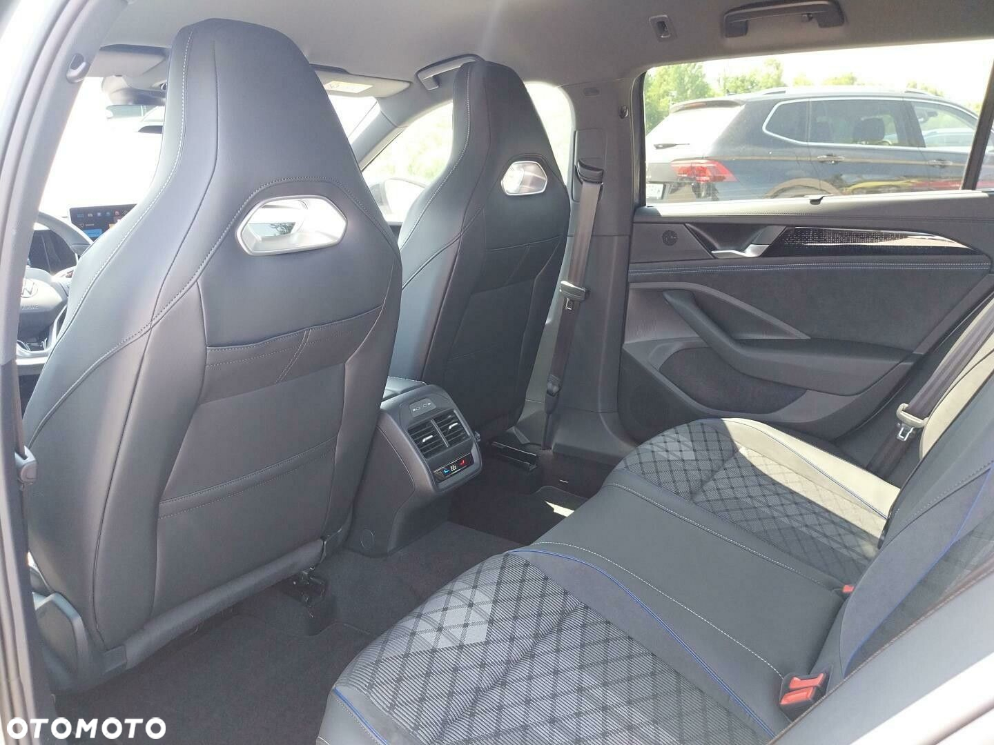 Volkswagen Passat - 17