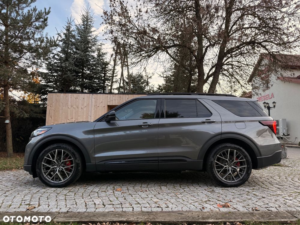 Ford Explorer 2024 photo 3