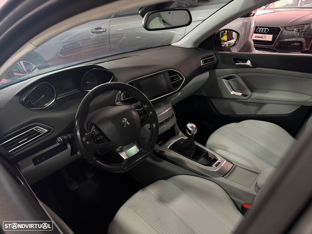 Peugeot 308 SW 1.6 e-HDi Allure - 12