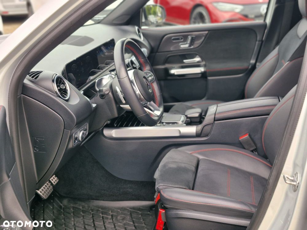Mercedes-Benz GLB 200 4-Matic AMG Line 8G-DCT - 11