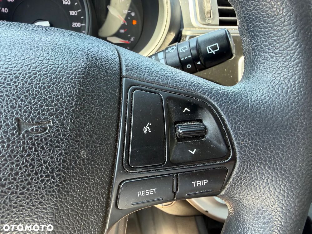 Kia Rio 1.1 CRDI Attract - 17