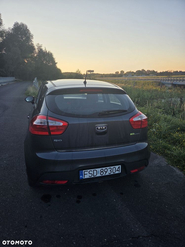 Kia Rio - 3