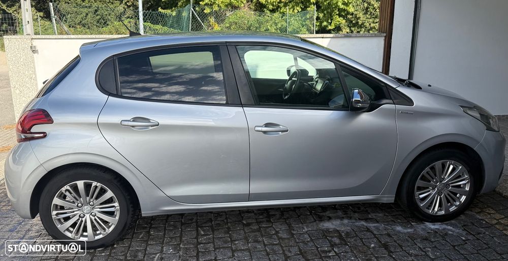 Peugeot 208 1.2 PureTech Active - 4