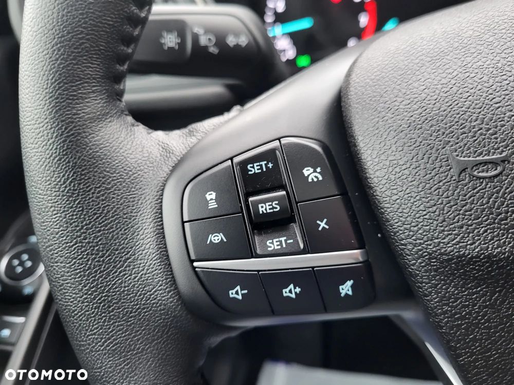 Ford Kuga - 27