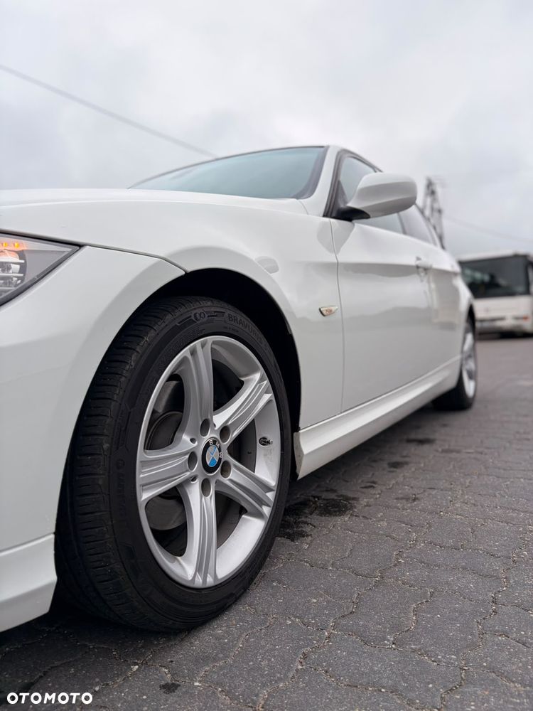 BMW Seria 3 320i - 9