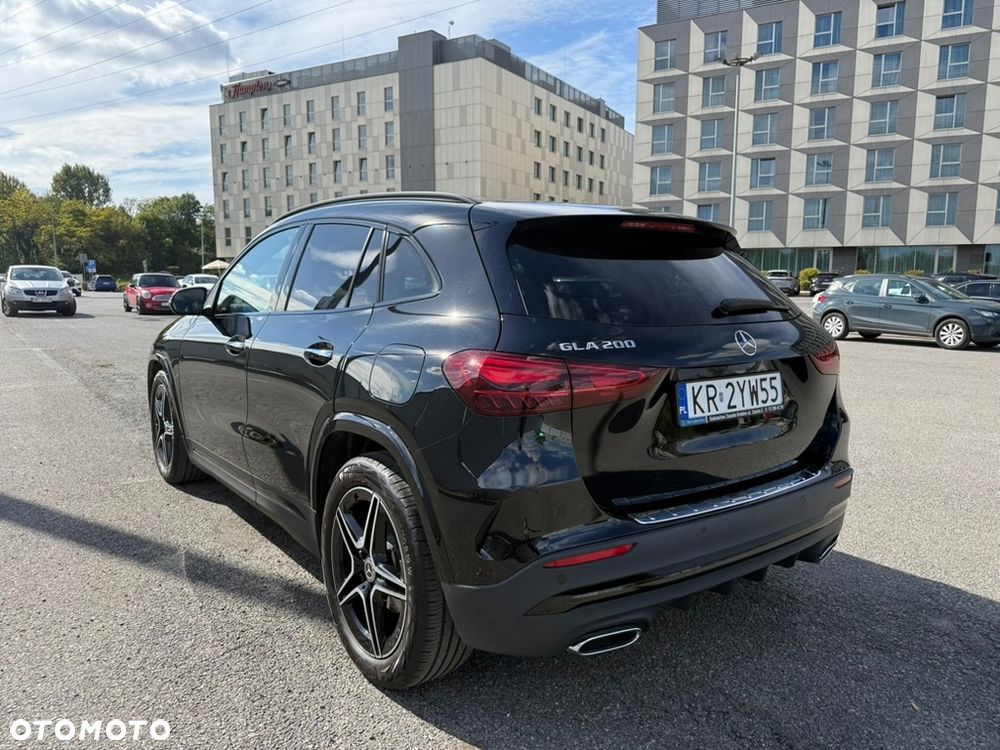 Mercedes-Benz GLA - 14