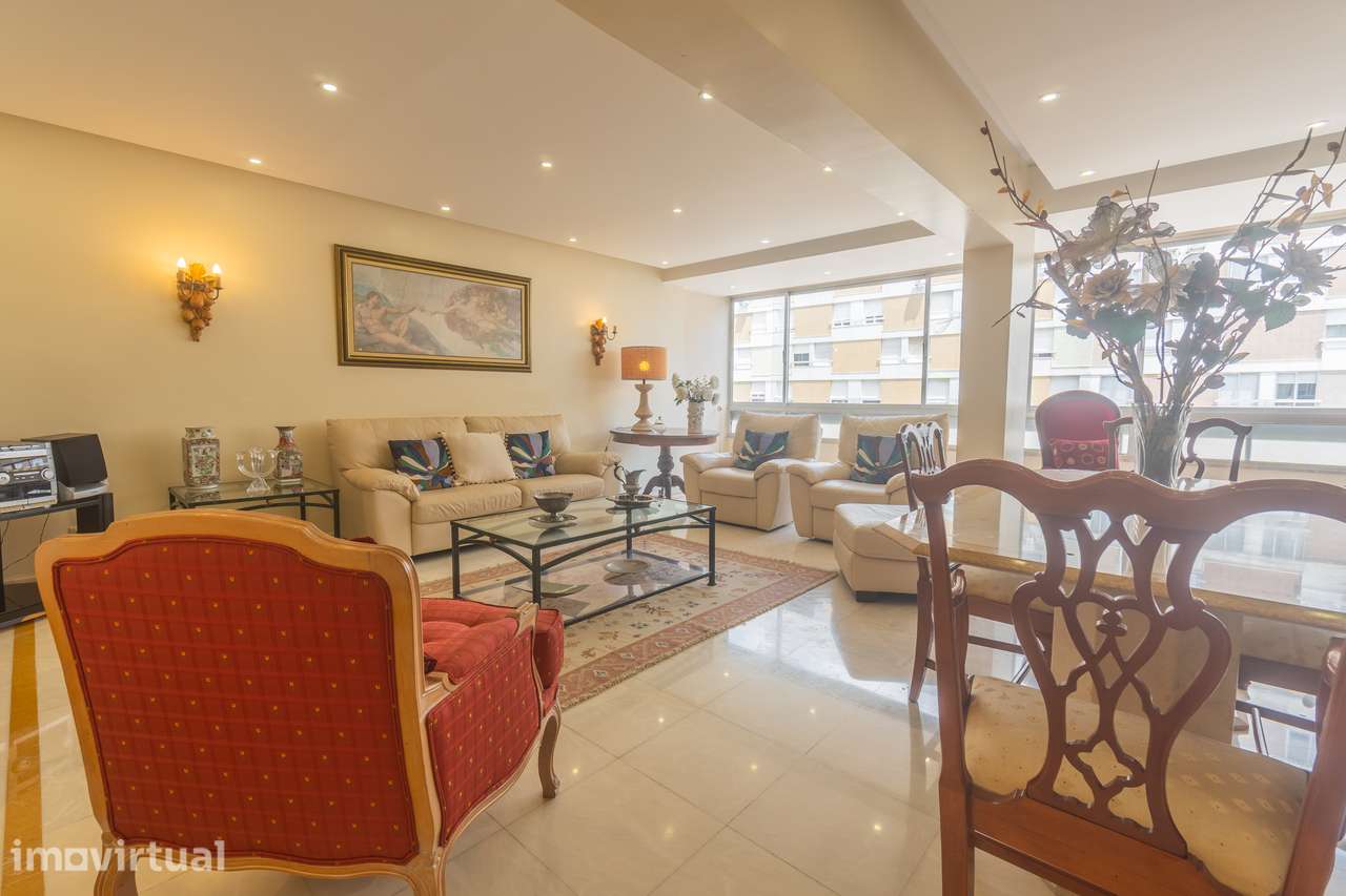 Amplo apartamento de 150 m² junto ao Aeroporto de Lisboa - Mobilado e - Grande imagem: 2/27