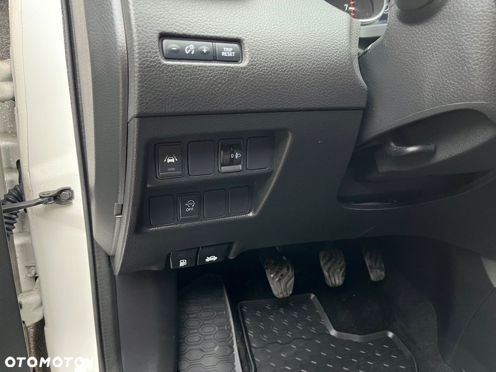 Nissan Qashqai 1.3 DIG-T N-CONNECTA - 14