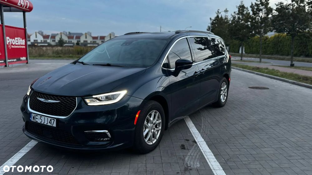 Chrysler Pacifica - 2