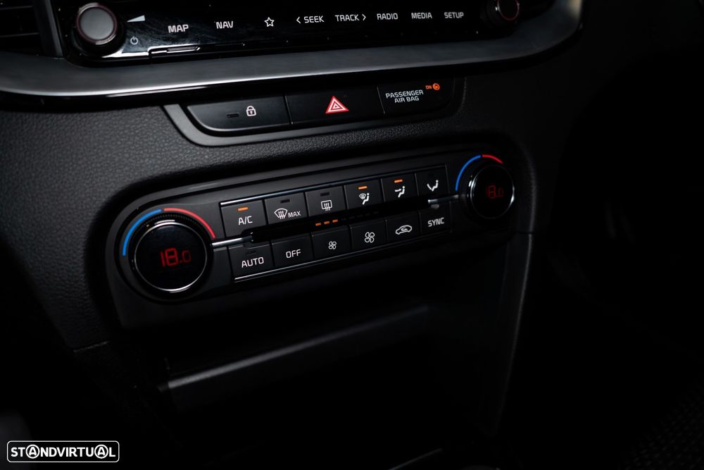 Kia Ceed SW 1.6 CRDi MHEV Dynamic - 36
