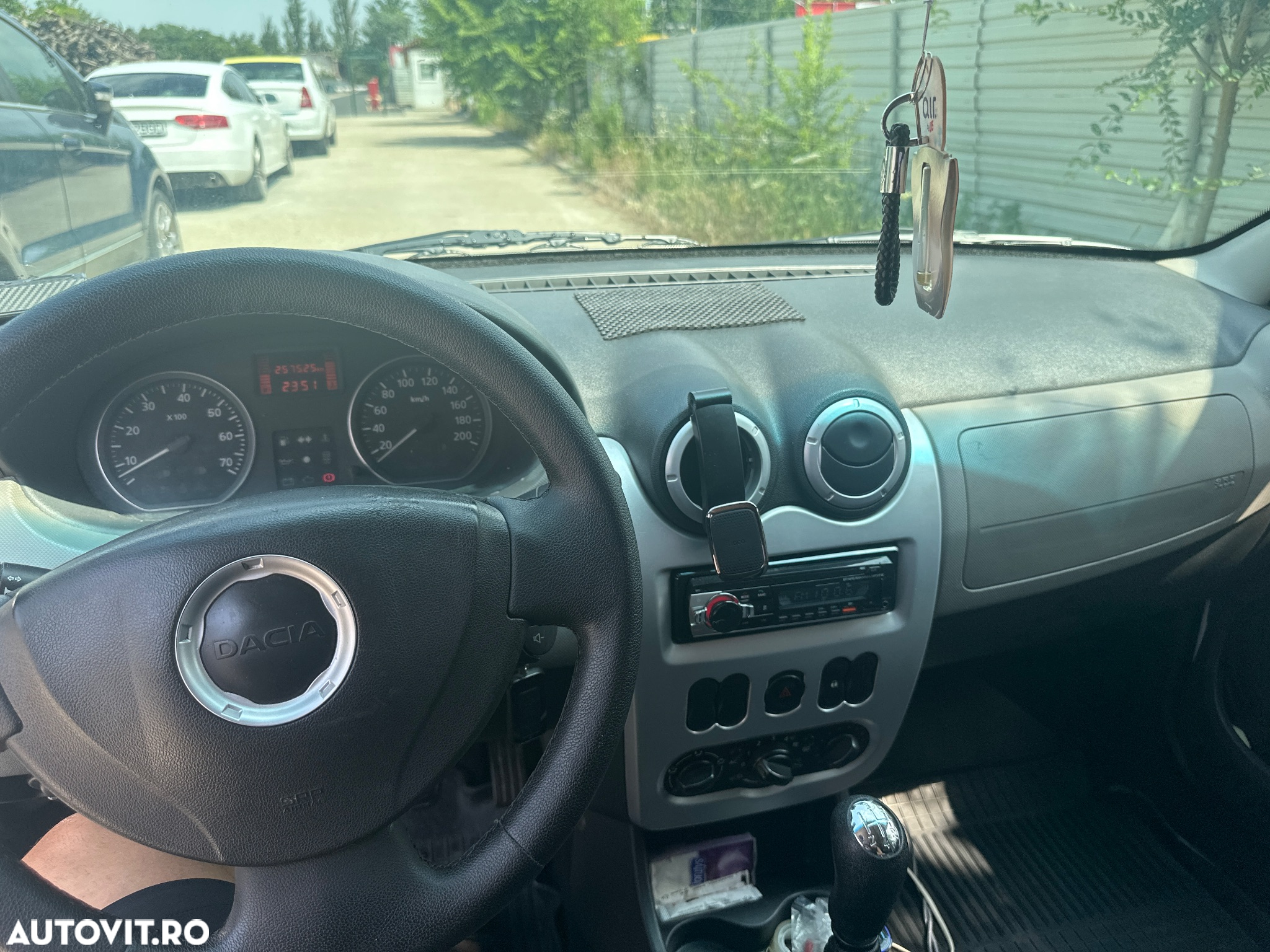 Dacia Logan 1.2 75CP Laureate - 11
