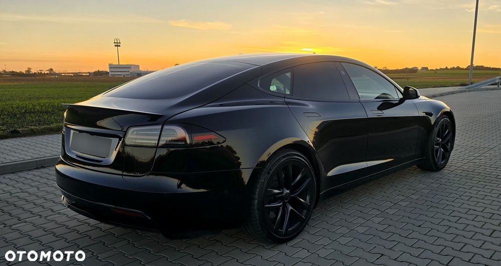 Tesla Model S - 6
