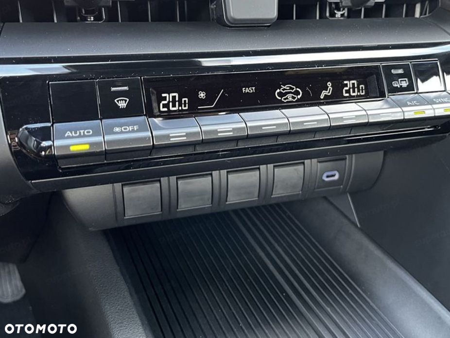 Toyota C-HR - 16